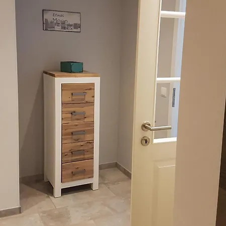 Bernstein Mare Rose 6 Büsum